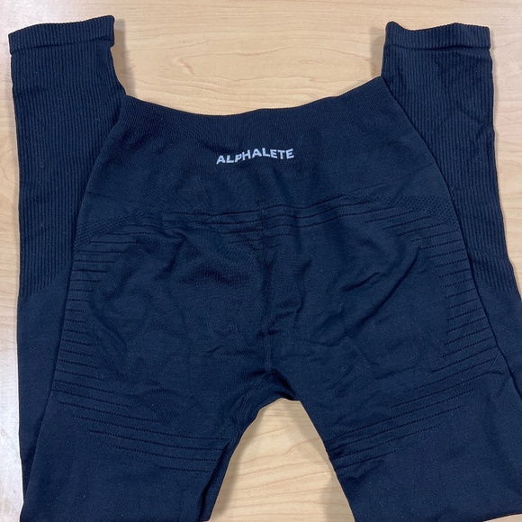 New alphalete blk leggings - Picture 1 of 2